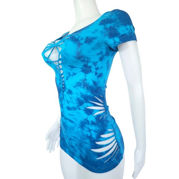 BAHAMA BREEZE - LARGE - Tie-Dye Top - Blue and Aqua Summer Top, Boho, Beachwear - Picture 3 of 5